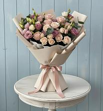 Букет цветов из:  Розы и Лизиантусы в Поселье