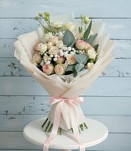 Букет цветов из:  Розы и Лизиантусы в Поселье