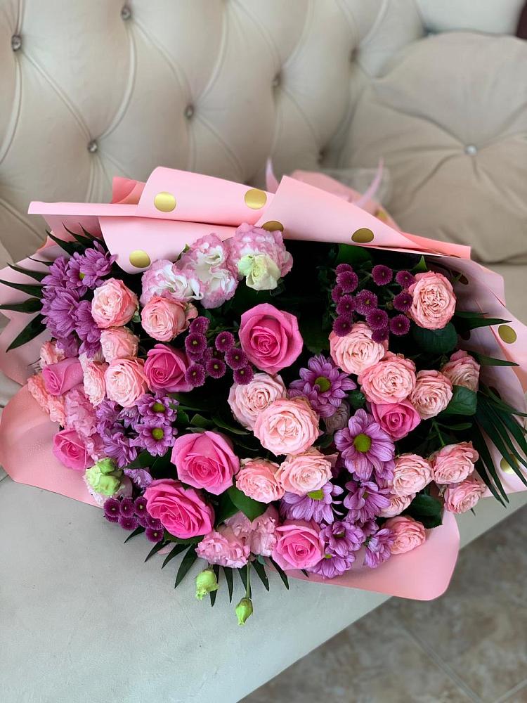 Букет цветов из: Хризантемы, Розы и Лизиантусы в Поселье