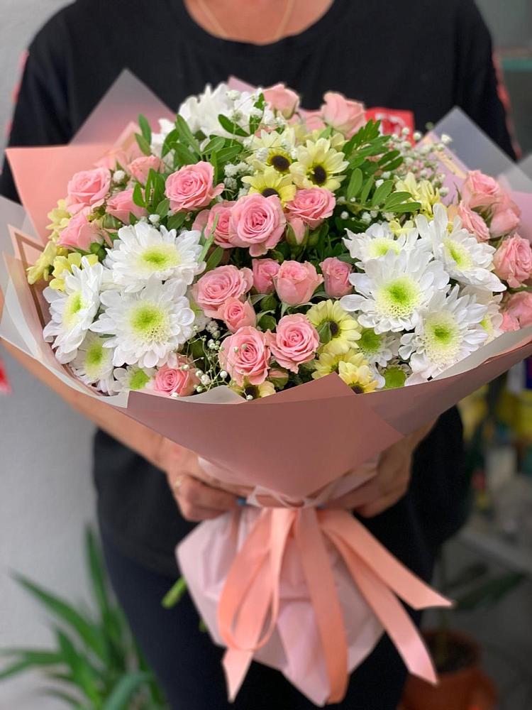 Букет цветов из: Розы и Хризантемы в Поселье