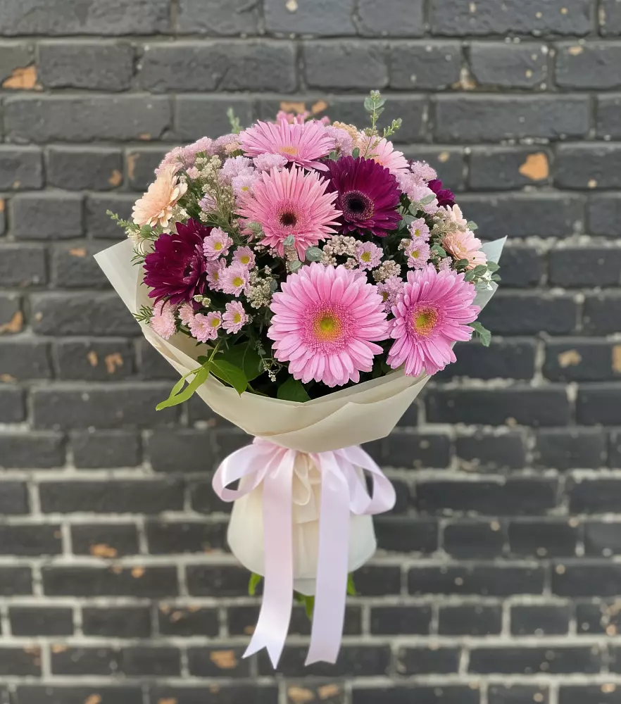 Букет цветов из: Герберы и Хризантемы в Поселье