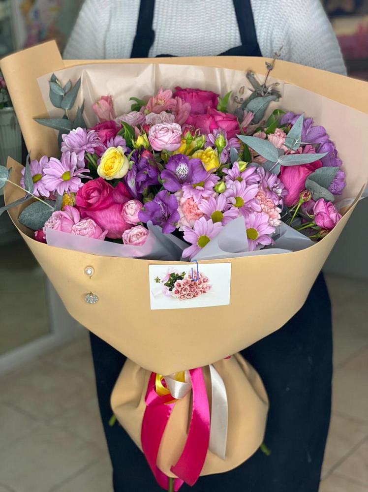 Букет цветов из: Хризантемы, Гвоздики и Альстромерии в Поселье