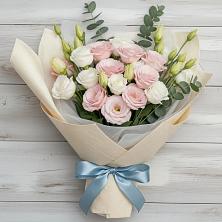 Букет цветов из:  Лизиантусы в Поселье