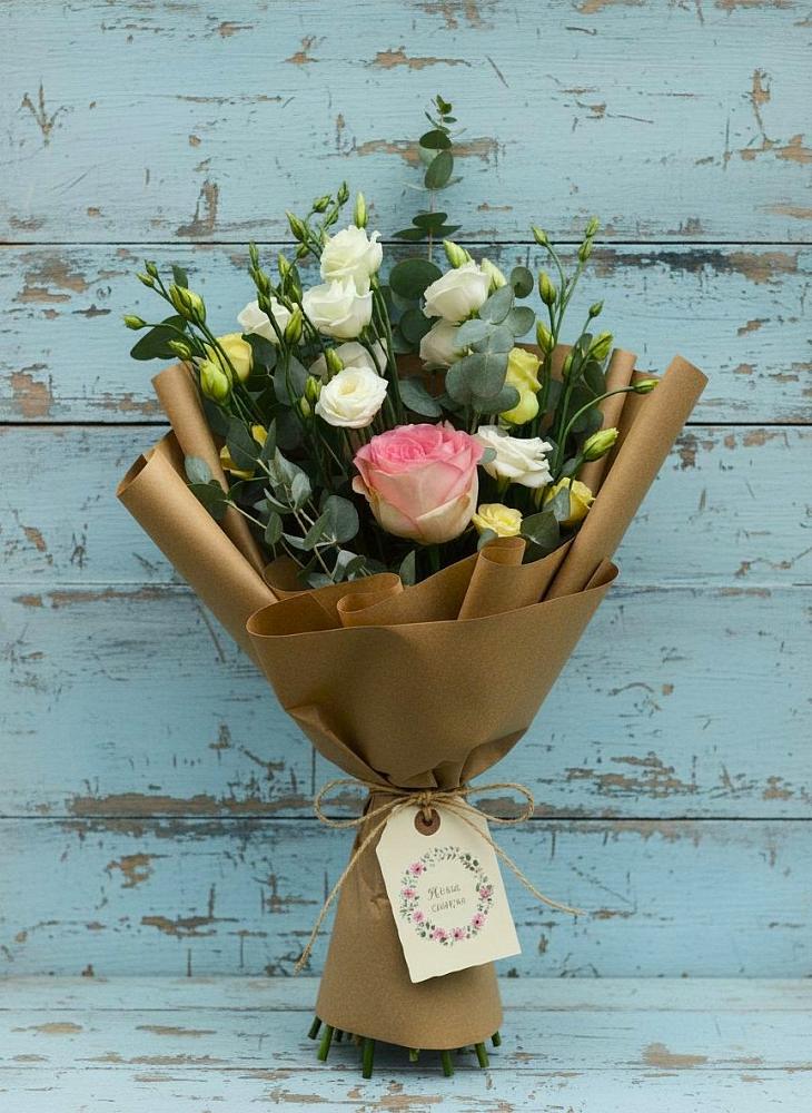 Букет цветов из: Розы и Лизиантусы в Поселье