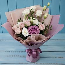 Букет цветов из:  Розы и Лизиантусы в Поселье