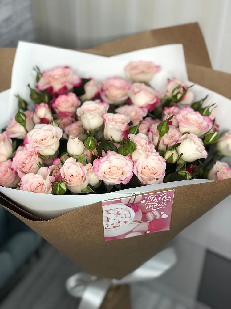 Букет цветов из: Розы в Поселье