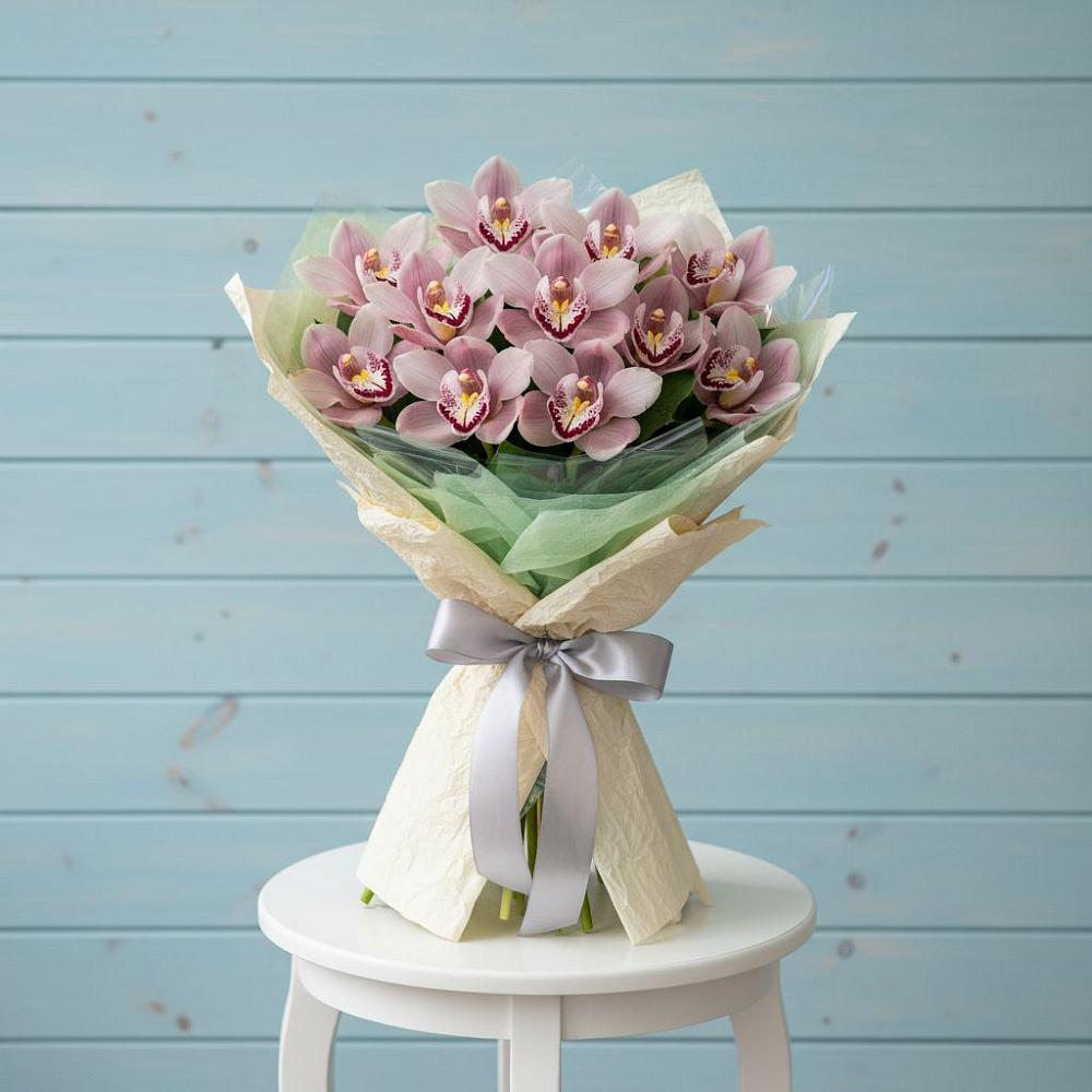 Букет цветов из: Орхидеи и Розы в Поселье