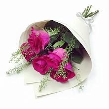 Букет цветов из:  Розы в Поселье