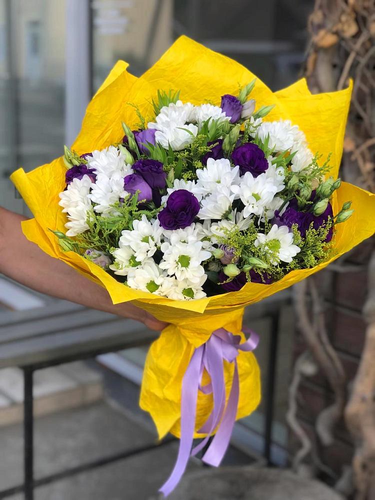 Букет цветов из: Ирисы, Хризантемы и Ромашки в Поселье