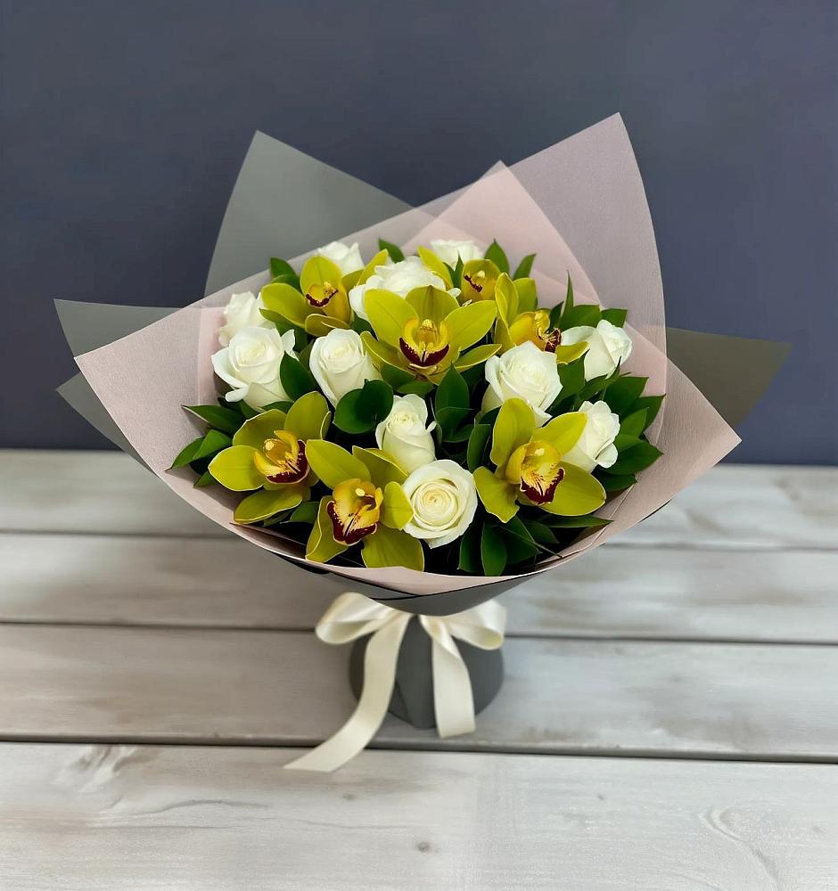 Букет цветов из: Орхидеи и Розы в Поселье