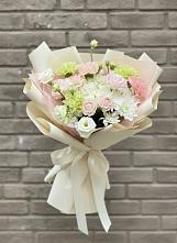 Букет цветов из:  Гвоздики, Розы, Лизиантусы и Хризантемы #REPLACE_PRED# Поселье