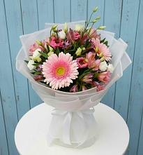 Букет цветов из:  Герберы, Альстромерии и Лизиантусы в Поселье