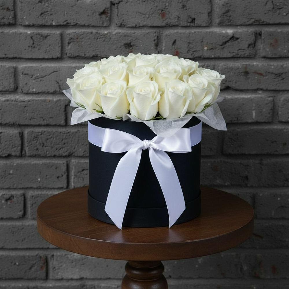 Цветочная композиция из Розы в шляпной коробке в Поселье