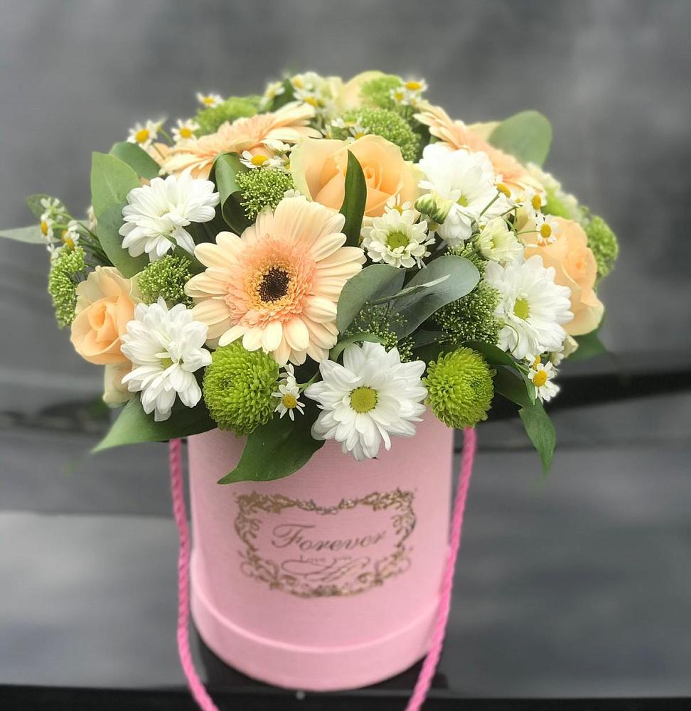 Цветочная композиция из Розы, Герберы и Хризантемы в шляпной коробке в Поселье