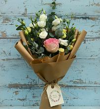 Букет цветов из:  Розы и Лизиантусы в Поселье