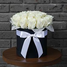 Цветочная композиция из Розы в шляпной коробке в Поселье